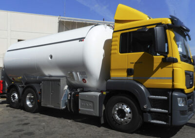 Autocisterna 3 ejes fija para el transporte y distribución de GLP